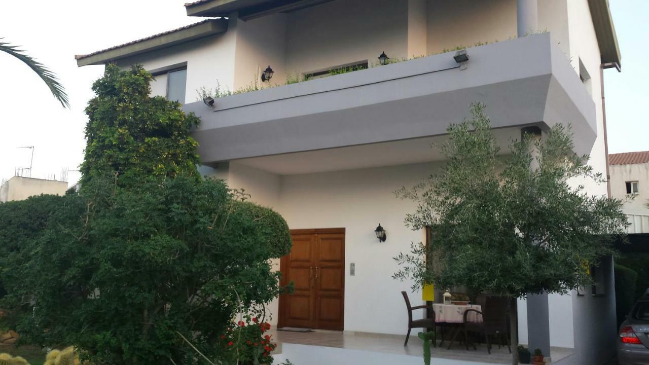 Residence L' Aubrais Лимасол Экстерьер фото